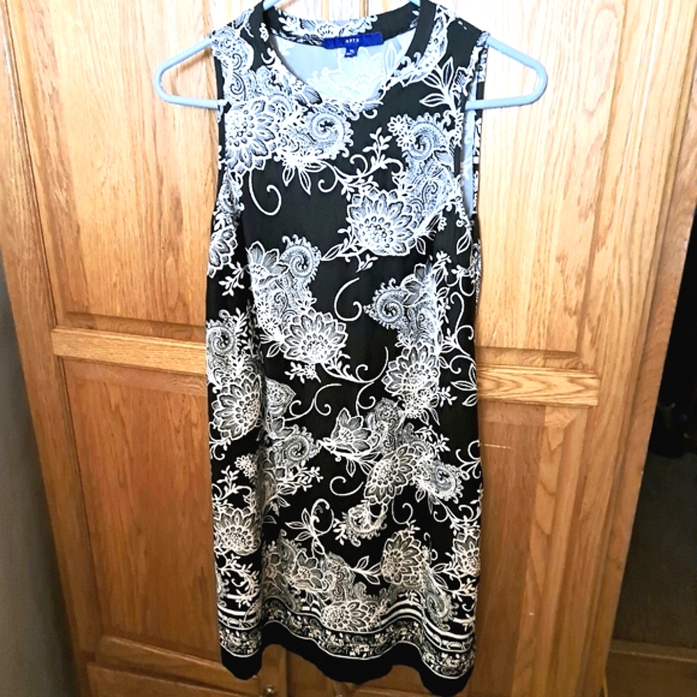Apt. 9 Monochrome Floral Cute Little Dress Size XS Bust 34 Stretch